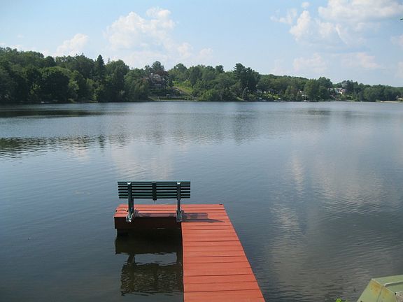 2nd image of 219 Lakeview Dr