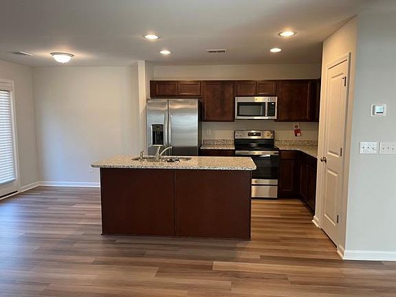 2nd image of 528 Moresby Way