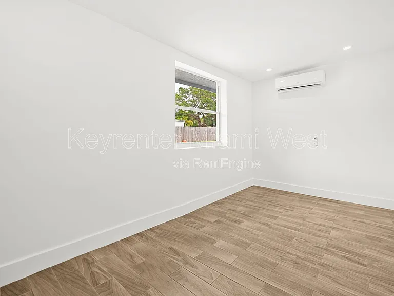 10990 NW 18th Ave #2 — Photo 12