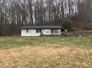 690 Lee Osborne Rd, Lansing, NC 28643