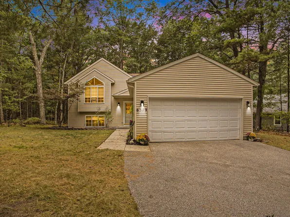 6379 Iroquois Rd, Pentwater, MI 49449