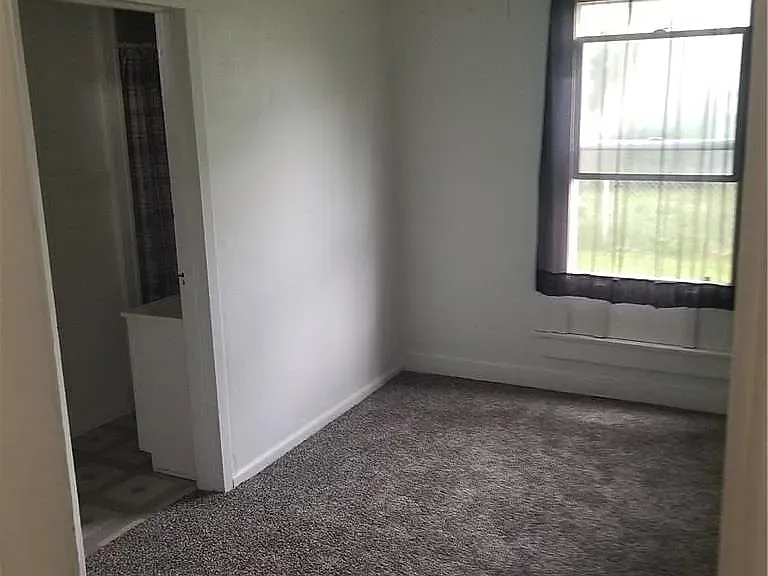 302 N Center St #1/2 — Photo 2