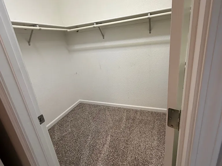 424 Crescent Dr — Photo 35