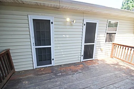819 Zachry Dr — Photo 12