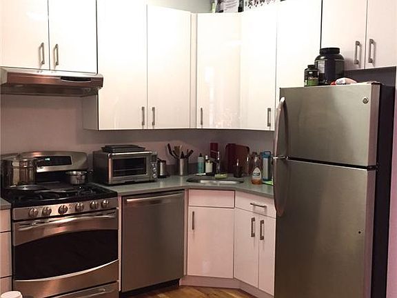 3rd image of 120 Duane St APT 3