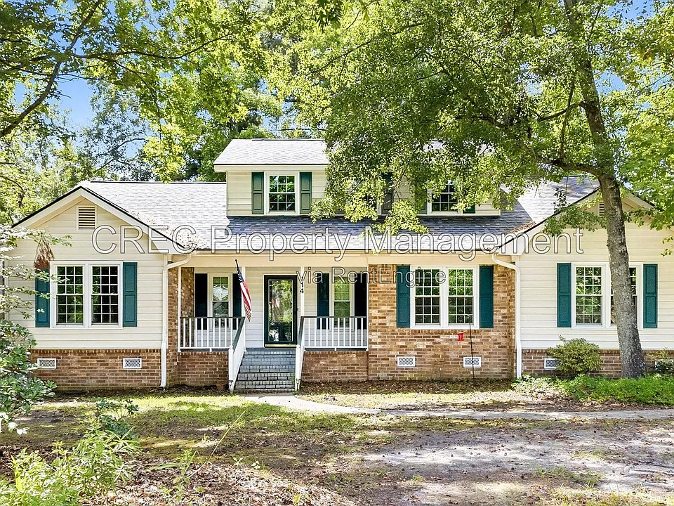 114 Queensbury Cir
