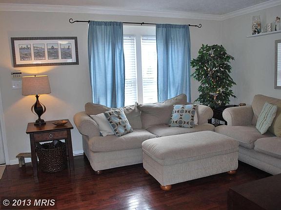 3rd image of 7808 Foxcove Ct