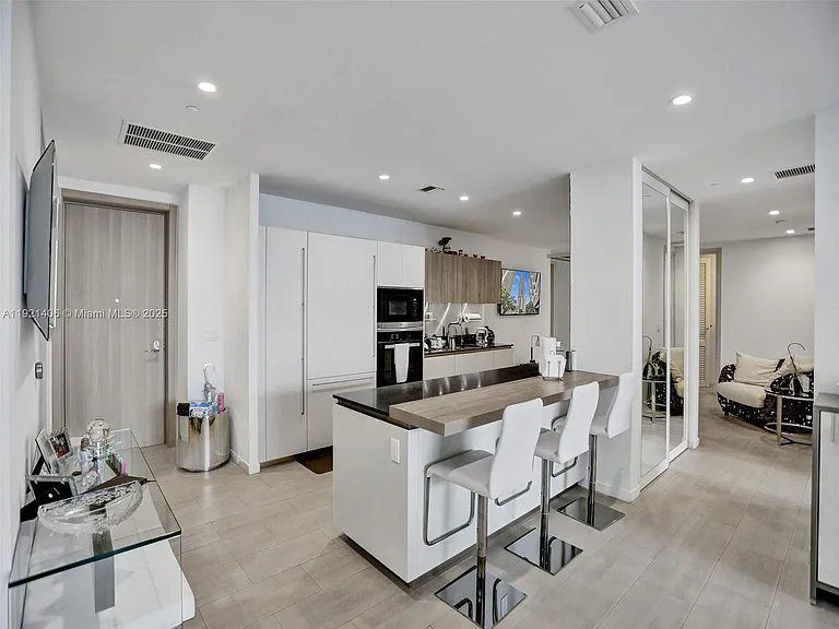 1000 Brickell Plz #Penthouse 5103 — Photo 3