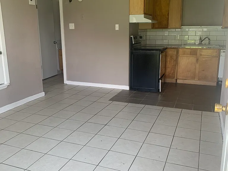 795 W Cedar St #C6 — Photo 1