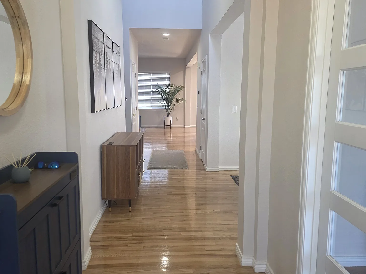 5 bed, 4249 sqft, $800 — Photo 2