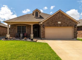 2237 Frosted Willow Ln, Fort Worth, TX 76177