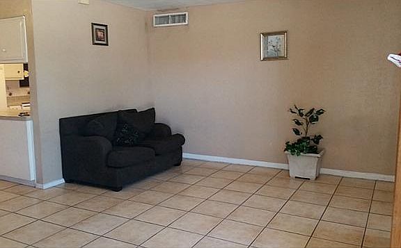 2nd image of 440 Huerta St