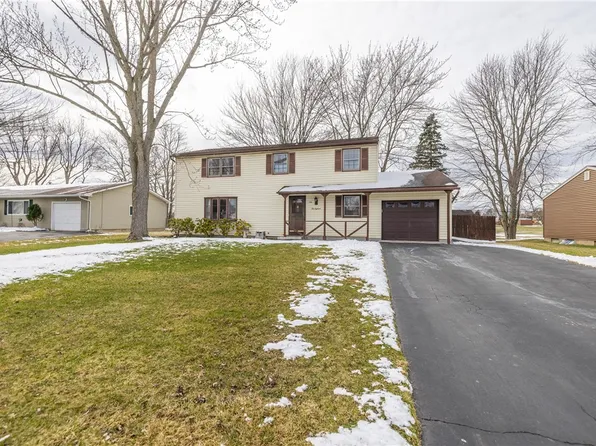 118 Clooney Dr, Henrietta, NY 14467