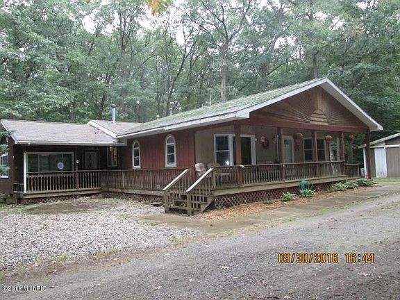 3rd image of 2246 N Gordon Ave