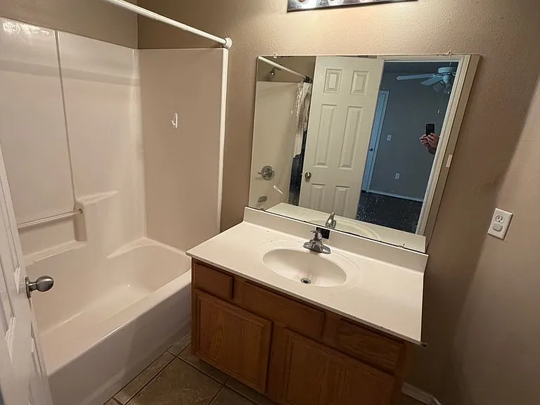 502 N Clinton Ave — Photo 6