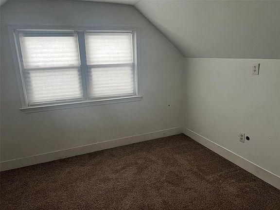 5th image of 21410 Roosevelt Ave