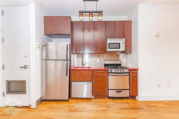 Rented by MySpaceNYC | media 5