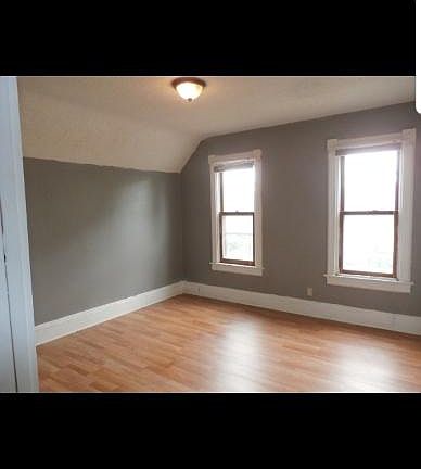 4th image of 653 Western Ave N