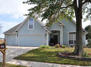 387 River Bend Dr SW, Huntsville, AL 35824