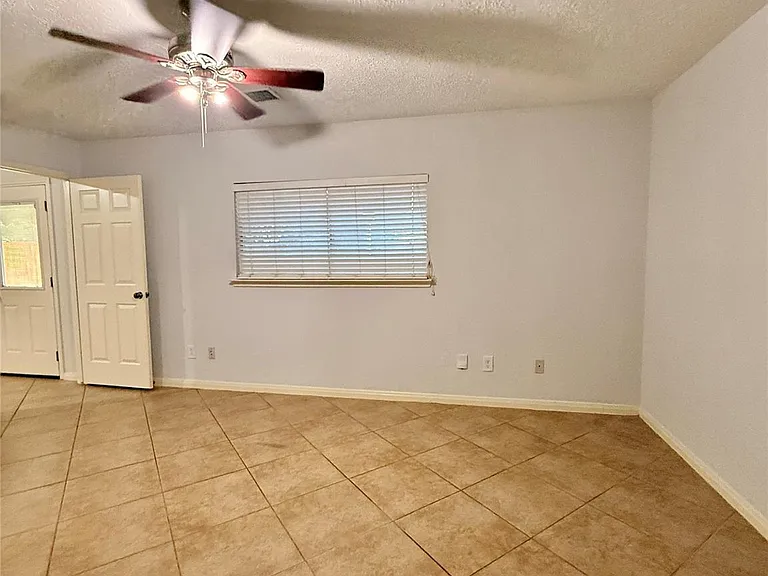 9019 Autumnsong Dr — Photo 11