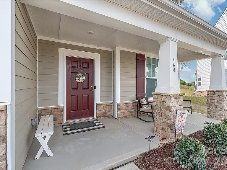 460 Caleb St — Photo 1