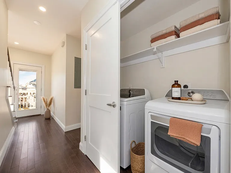 43 Wright Ave #4 — Photo 3