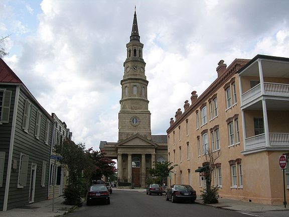 10 minutes to downtown Charleston, SC