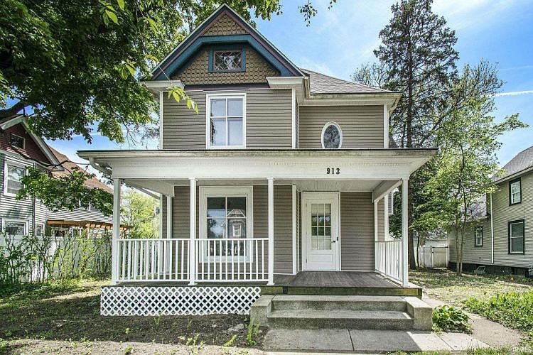 1st image of 913 Lincolnway St E