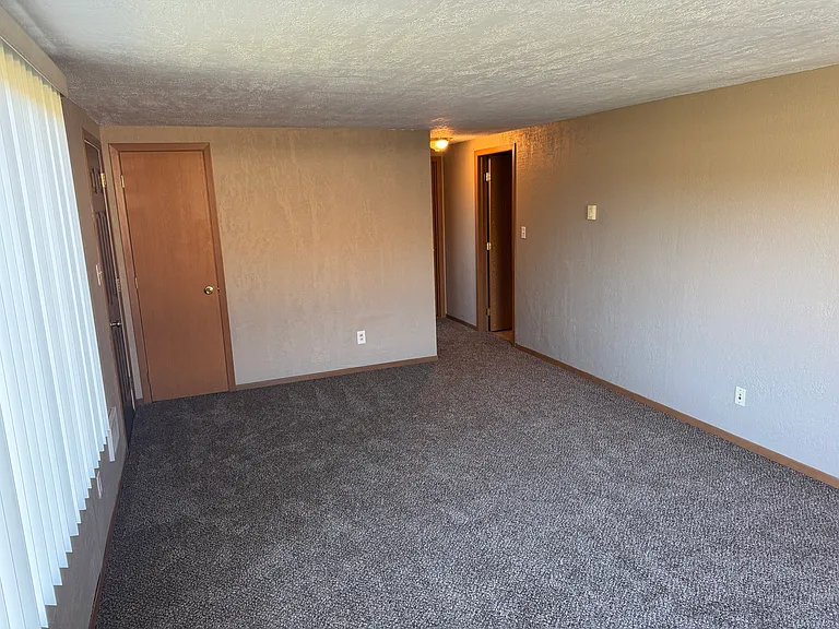 525 H St SE — Photo 3
