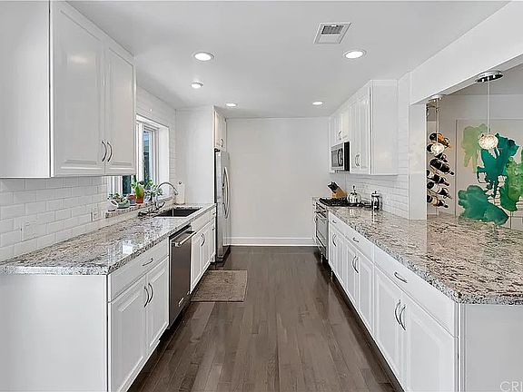 5th image of 5202 Comercio Ave