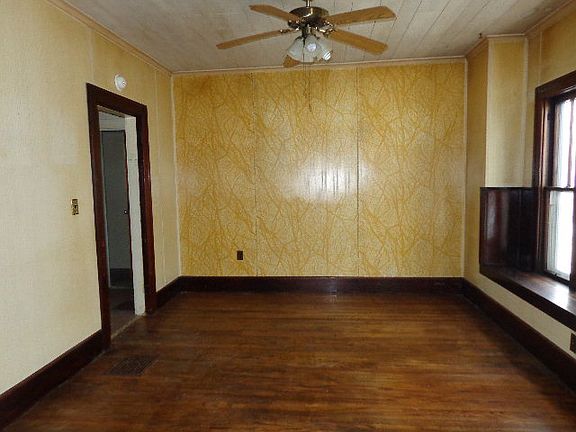 3rd image of 339 Olney Ave