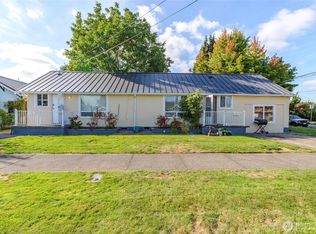 102 & 104 9th St SW, Puyallup, WA 98371