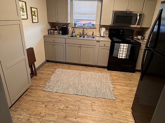 4th image of 1207 W Gore Blvd APT 1