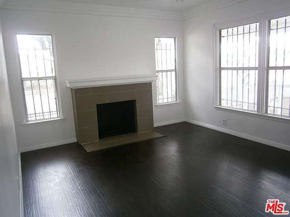 2nd image of 701 W 103rd St