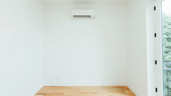 Rented by Nooklyn NYC LLC | media 4