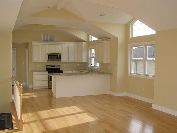 2nd image of 227 44th St #E