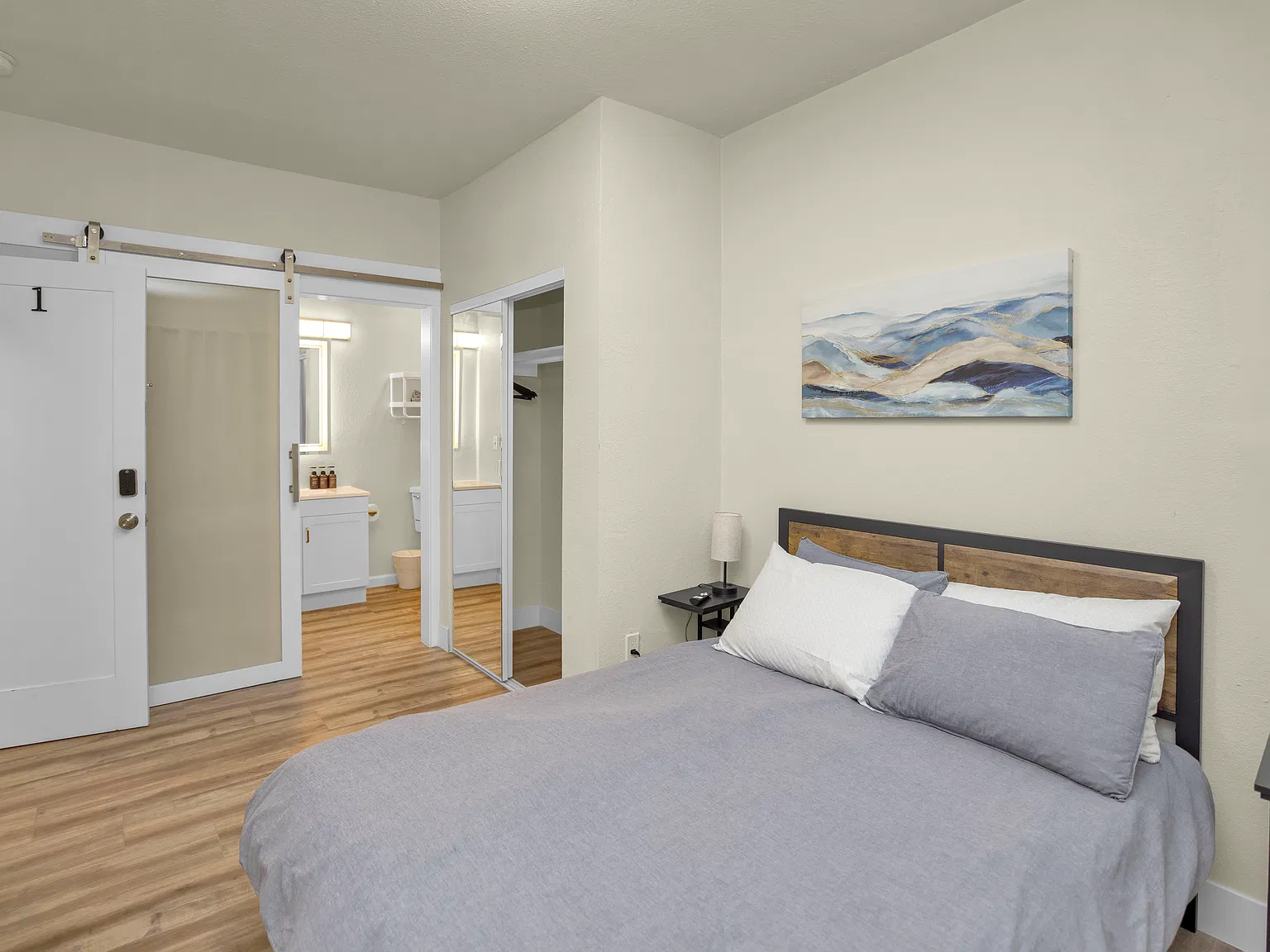 Studio, 200 sqft, $800 — Photo 4
