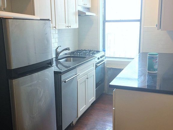 5th image of 175 Hawthorne St APT 4G