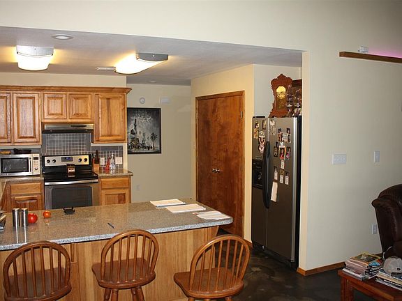 3rd image of 814 County Road 4227