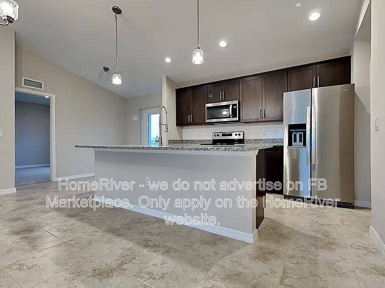 1730 NW 6th Pl — Photo 6