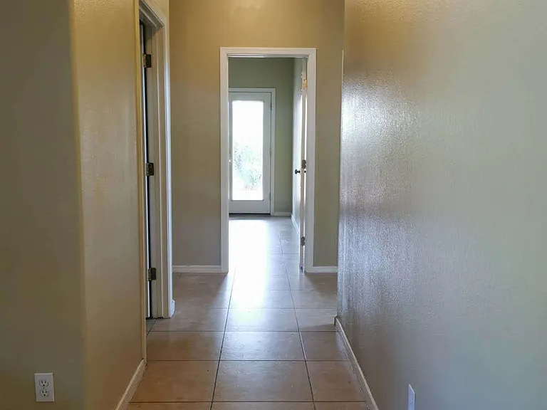 16037 W Custer Ln — Photo 15