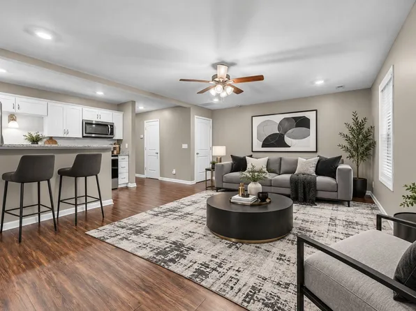 135 Country Ln Unit 203, Clarksville, TN 37043