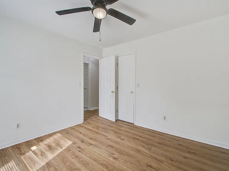 2451 Castlereagh Rd #2 — Photo 8