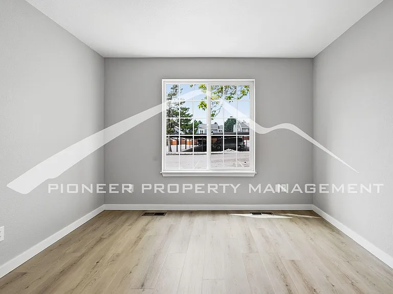 2301 E Fremont Ave #S02 — Photo 19