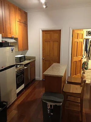 Rented by Aryeh Realty | media 28