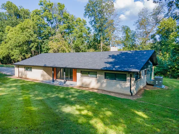 301 Sanford Ln, Lawrenceburg, TN 38464