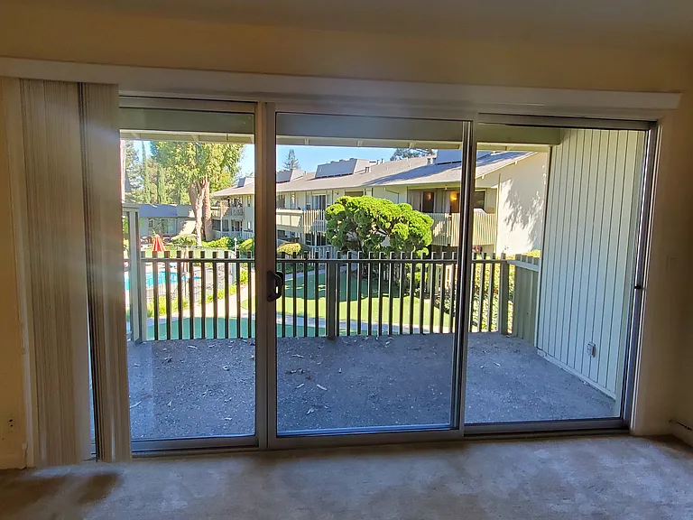 Country Sharon Apartments — Photo 10