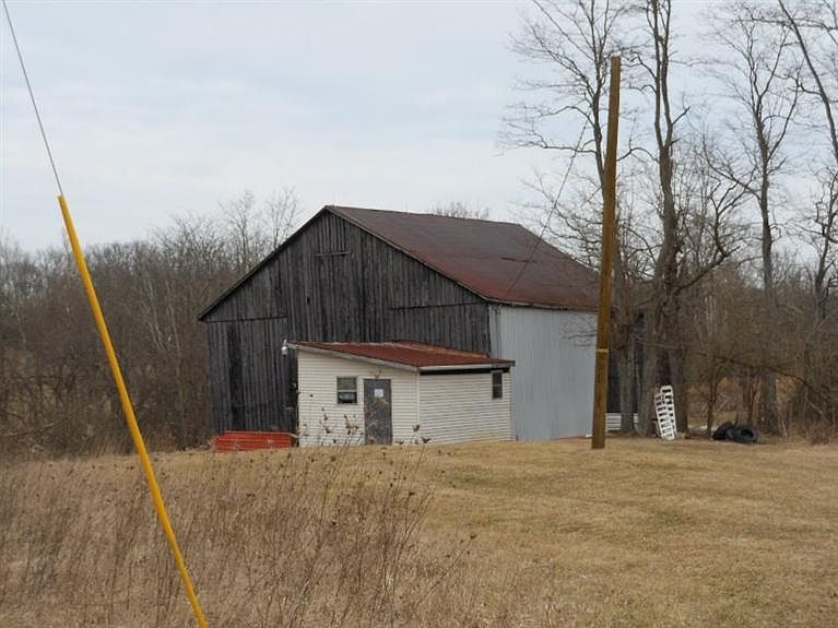 2nd image of 1669 Graves Rd