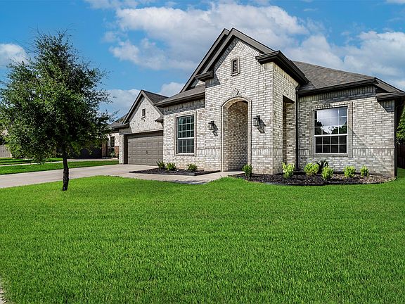 4th image of 1068 Wildwood Dr