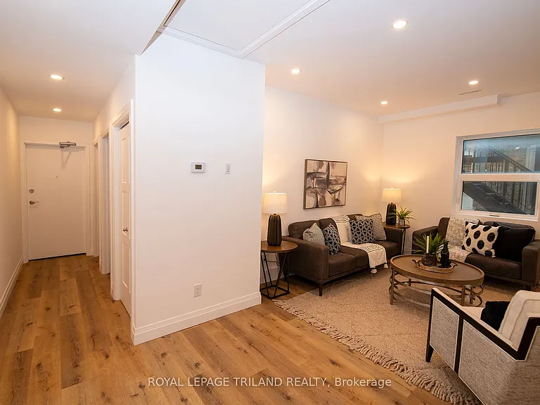 425 Dundas St #202 — Photo 4